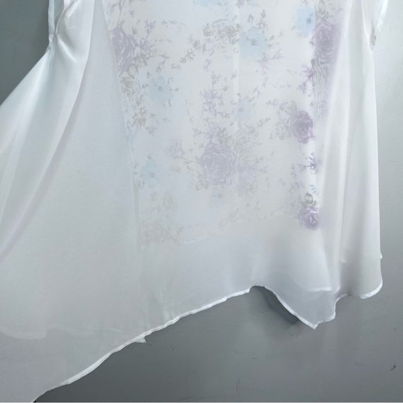 Torrid White Floral Sheer Back Hanky Hem Blouse - Picture 9 of 12